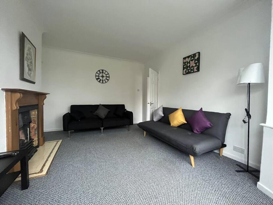 Spacious 4 Bed Home Near Nec, Jlr & Airport Parking For 3 Cars Ideal For Contractors! Solihull Exteriör bild