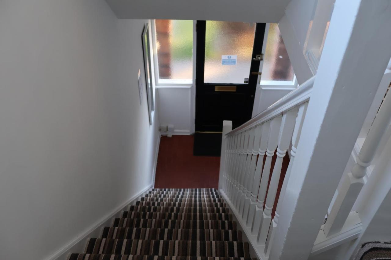 Spacious 4 Bed Home Near Nec, Jlr & Airport Parking For 3 Cars Ideal For Contractors! Solihull Exteriör bild