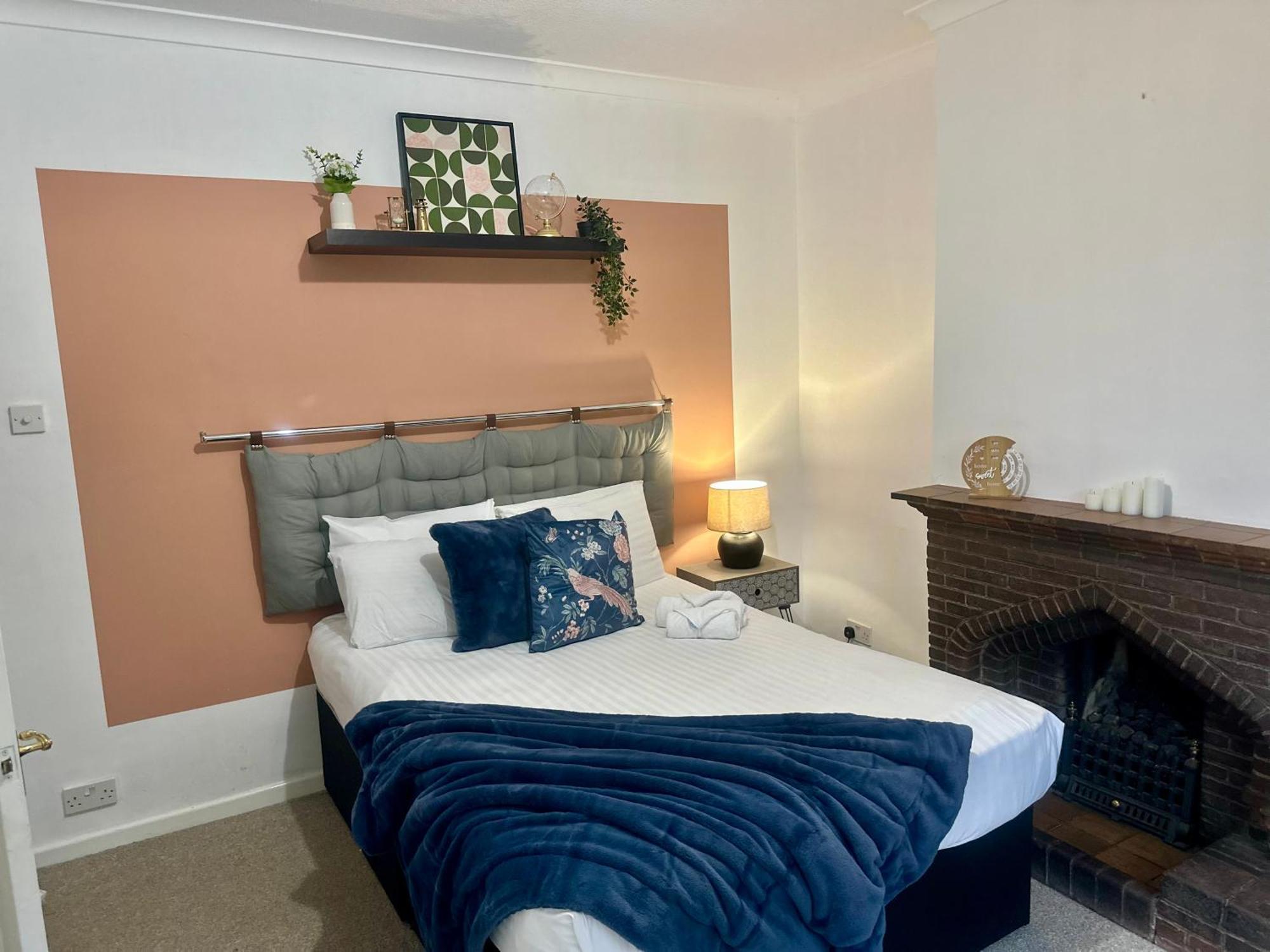 Spacious 4 Bed Home Near Nec, Jlr & Airport Parking For 3 Cars Ideal For Contractors! Solihull Exteriör bild