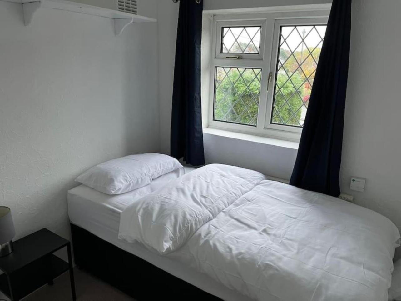 Spacious 4 Bed Home Near Nec, Jlr & Airport Parking For 3 Cars Ideal For Contractors! Solihull Exteriör bild